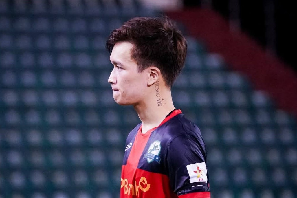 Hoang Duc chan thuong nhe hinh anh