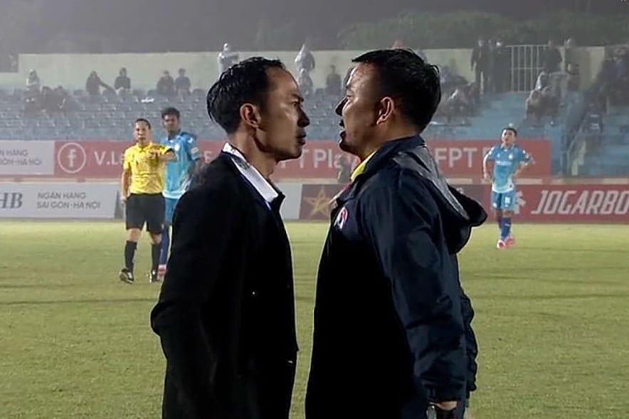 Da Nang khang cao tam the do cua HLV Le Duc Tuan hinh anh