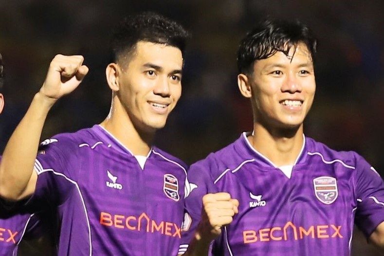 Tien Linh ghi ban thu 10 o V.League hinh anh