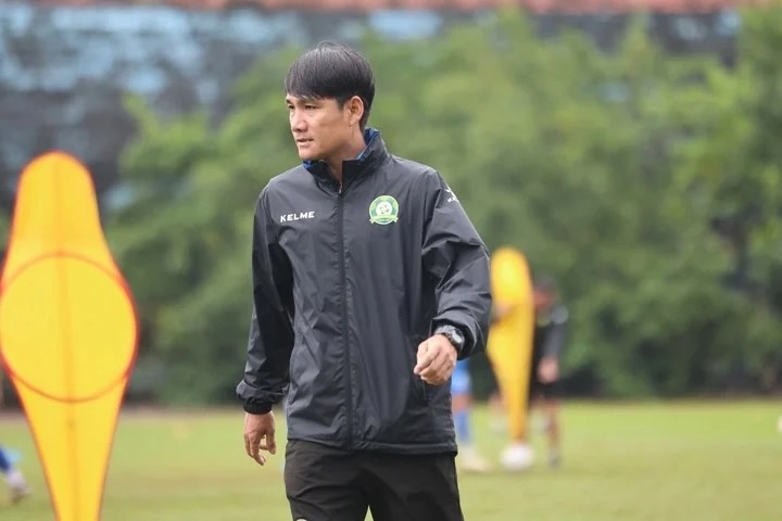 Doi Cong Phuong chon cuu Qua bong vang lam HLV tam quyen hinh anh