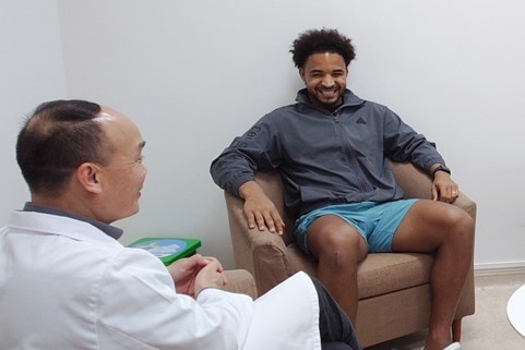 Tin moi ve chan thuong cua Xuan Son va Tan Tai hinh anh