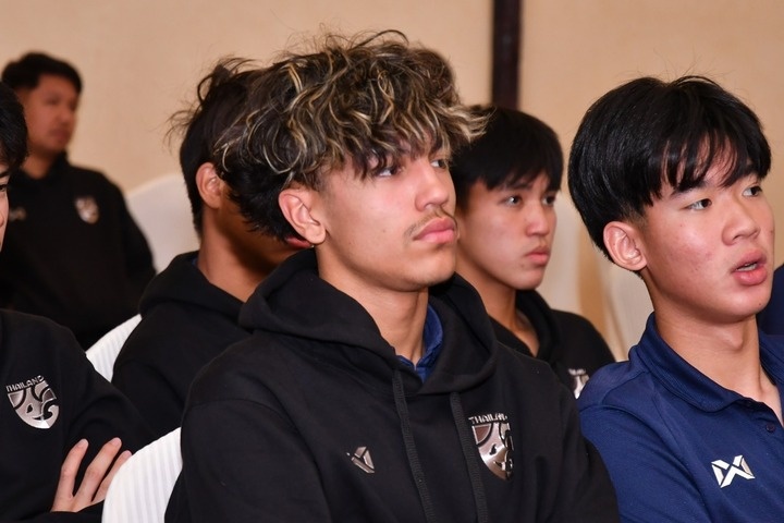 Thai Lan mo du World Cup voi trung ve 15 tuoi hinh anh