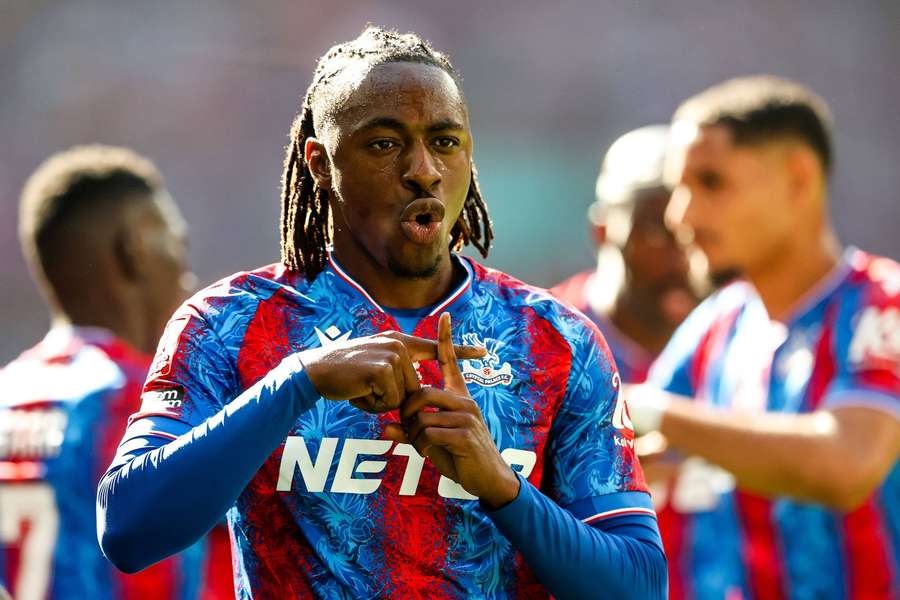 Arsenal san sang chi manh cho Eze hinh anh