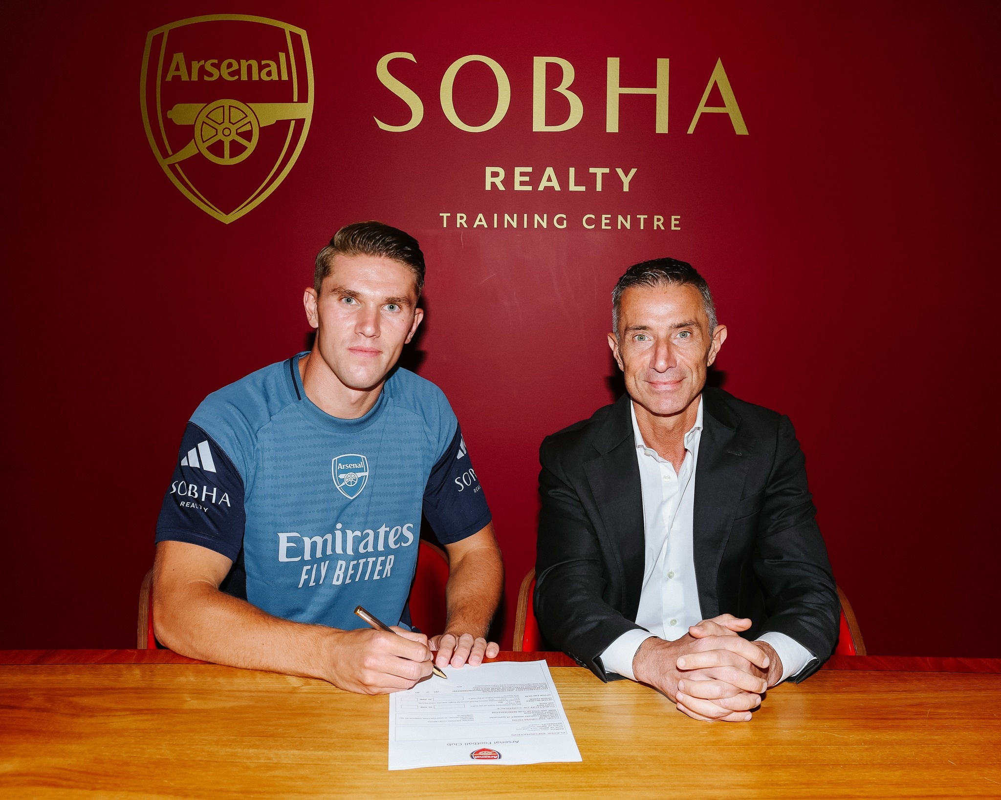 Arsenal kich hoat bom tan chuyen nhuong hinh anh