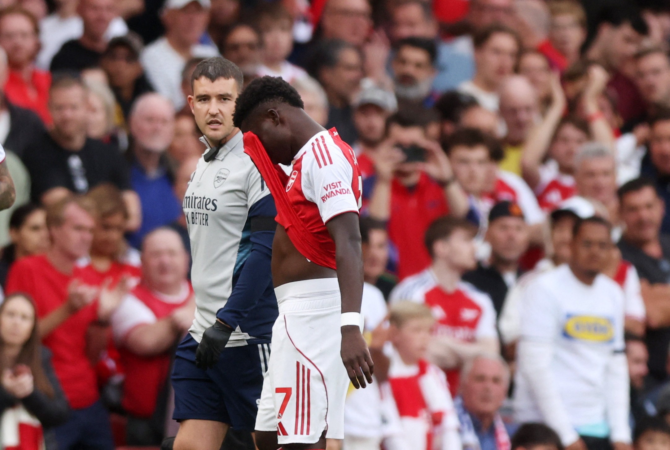 Thang dam, Arsenal van dau dau vi chan thuong hinh anh