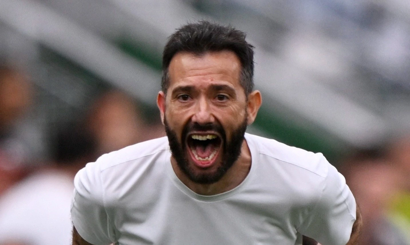 Valencia roi tu do hinh anh