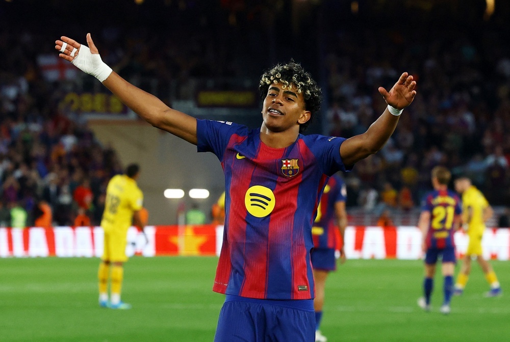 Lamine Yamal cham ngoi man nguoc dong hinh anh