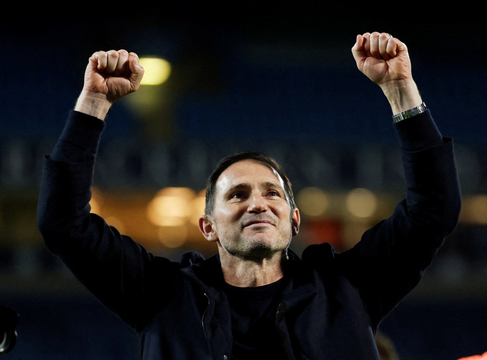 Lampard dua Coventry toi mo vang Premier League hinh anh