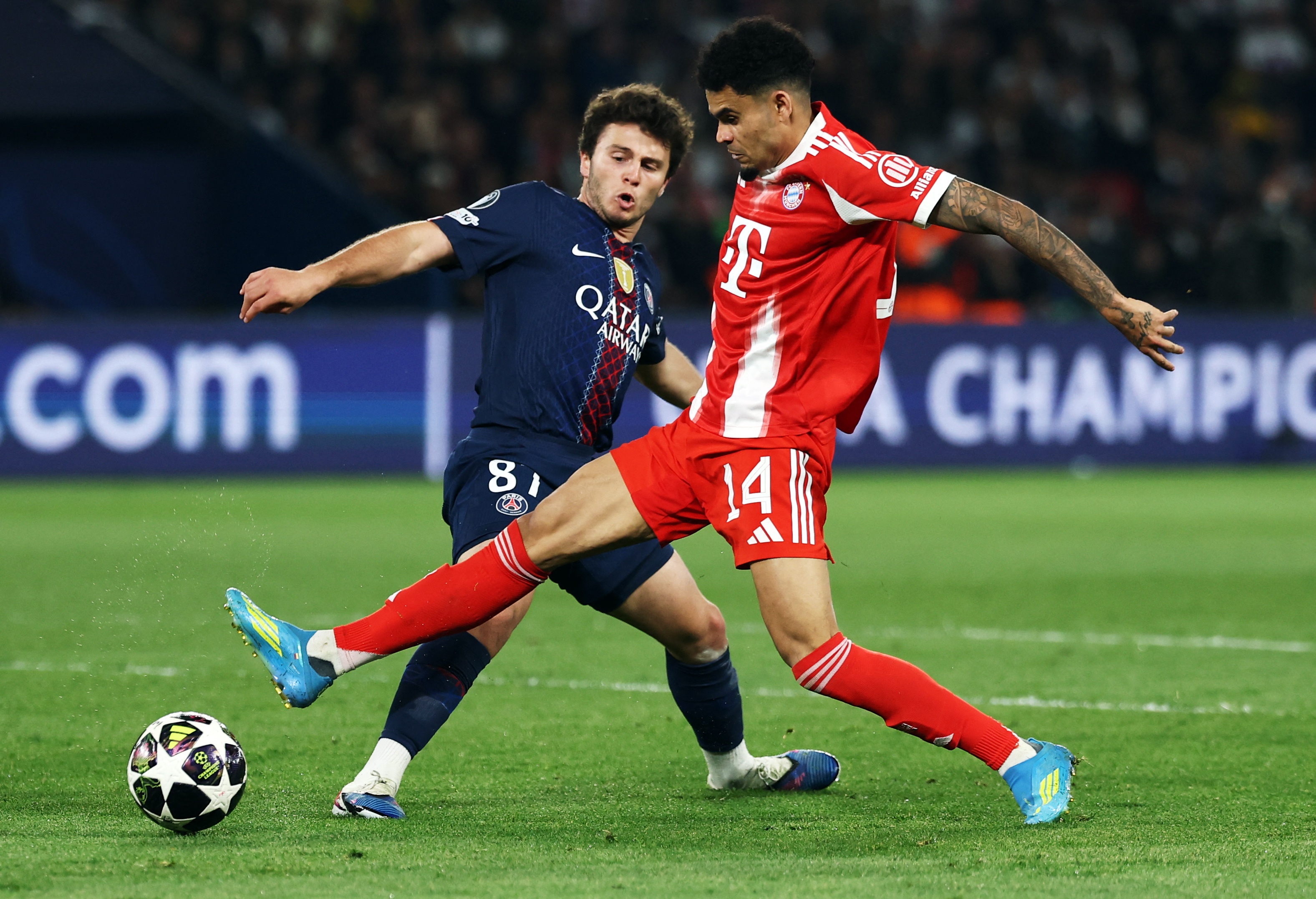 Premier League thua 'chat dien ro' cua tran PSG-Bayern hinh anh