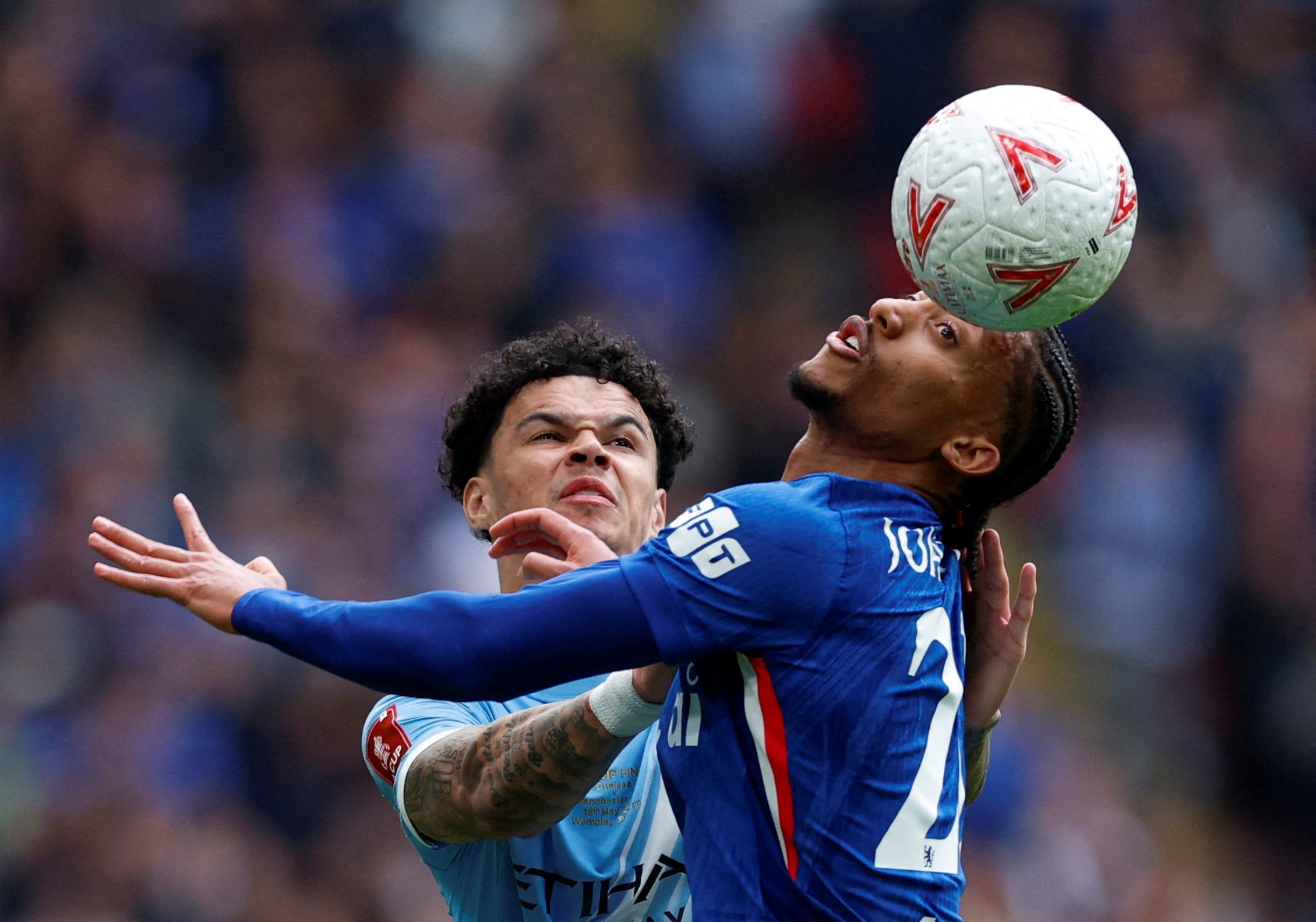 Neymar duoc chon, ai phai tra gia? hinh anh