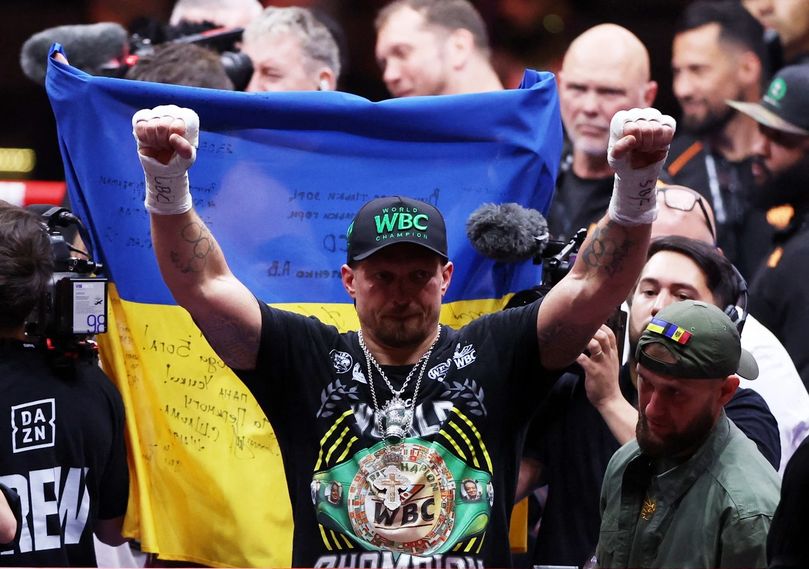 Usyk thang, nhung hao quang da lung lay hinh anh