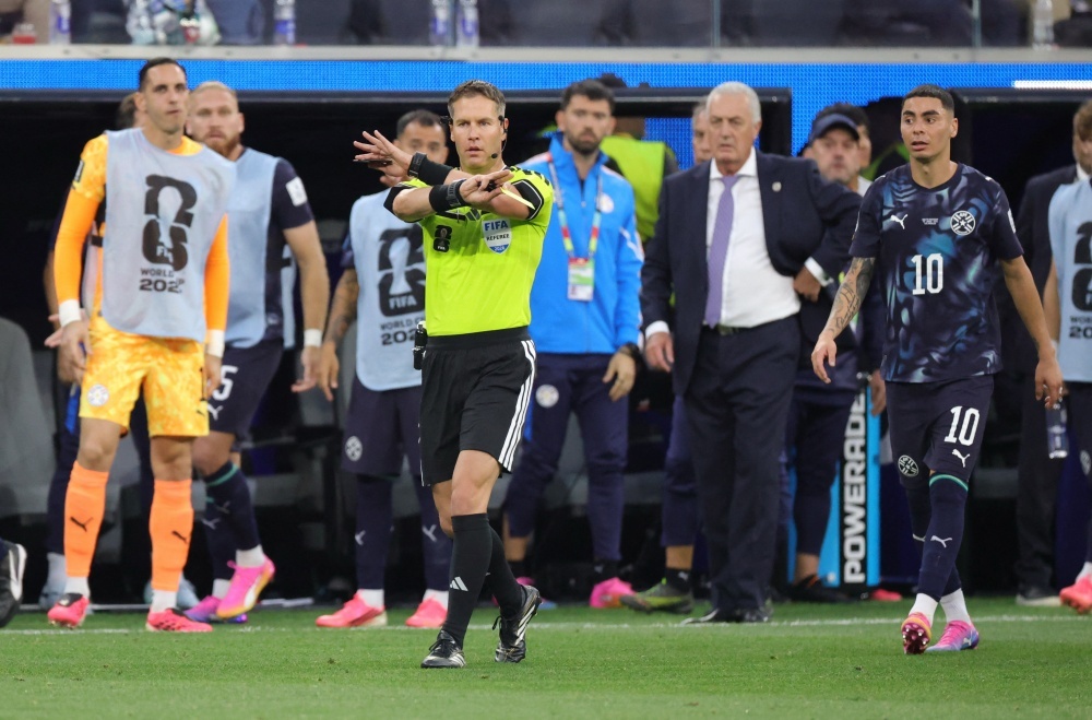 Tranh cai moi nhat cua World Cup den tu phong VAR hinh anh