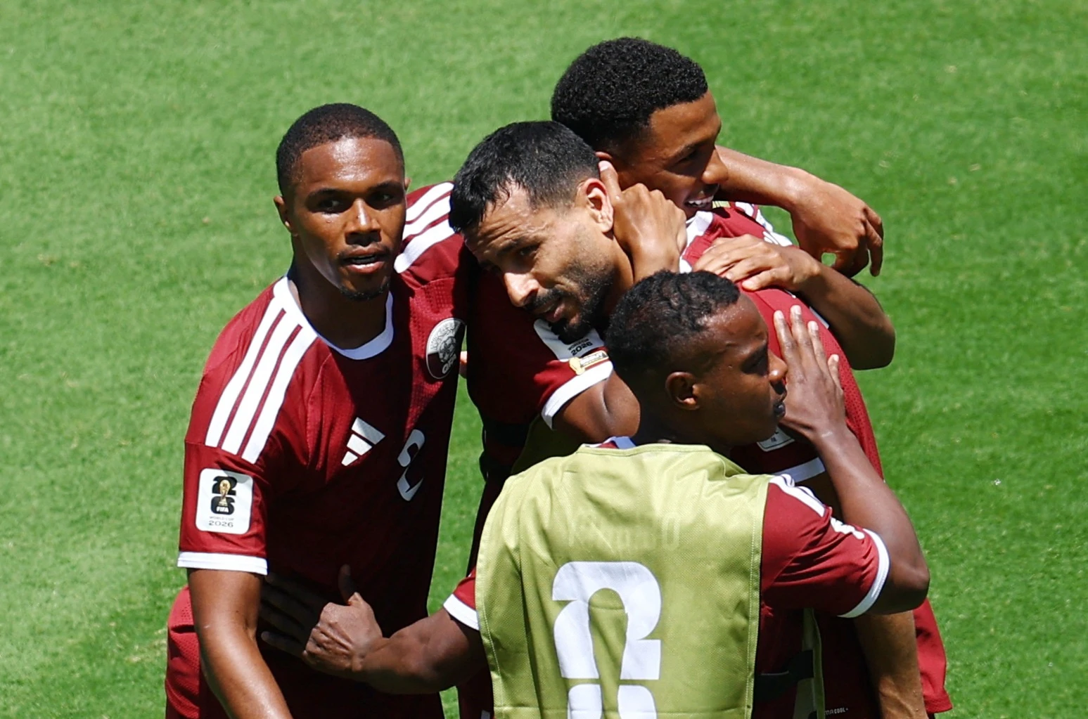 FIFA tuoc ban thang lich su cua doi truong Qatar hinh anh