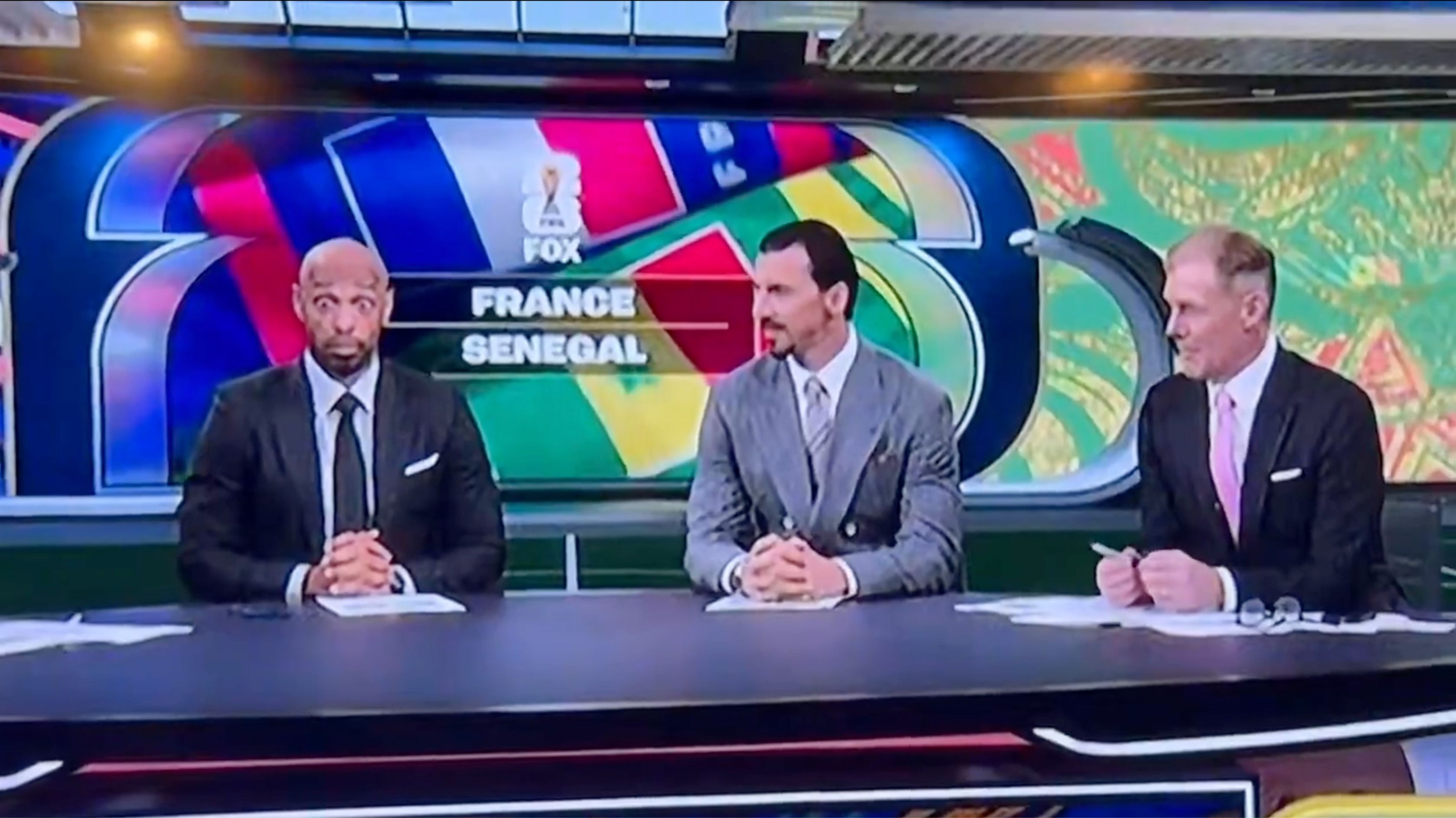 Henry dung hinh vi Ibrahimovic benh vuc tuyen Phap hinh anh