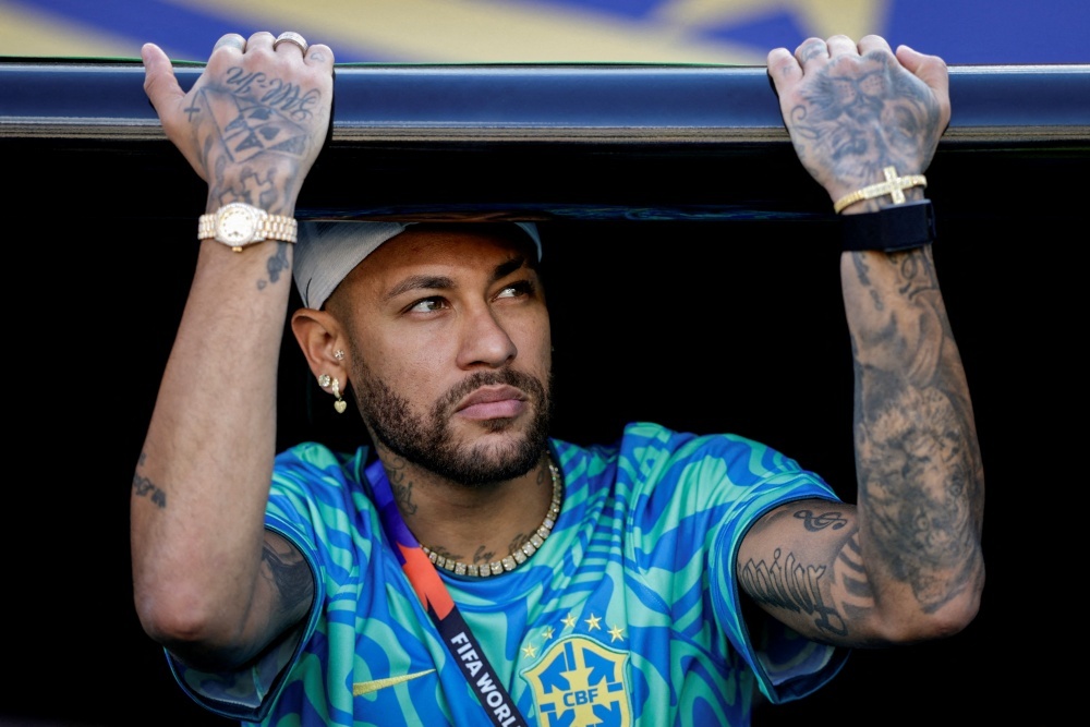 Neymar 'lam viec tu xa' giua luc Brazil thang hoa hinh anh