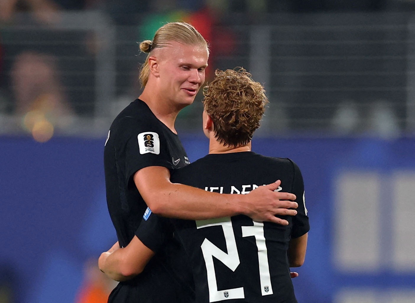 Haaland - Mbappe keo World Cup khoi con buon ngu hinh anh