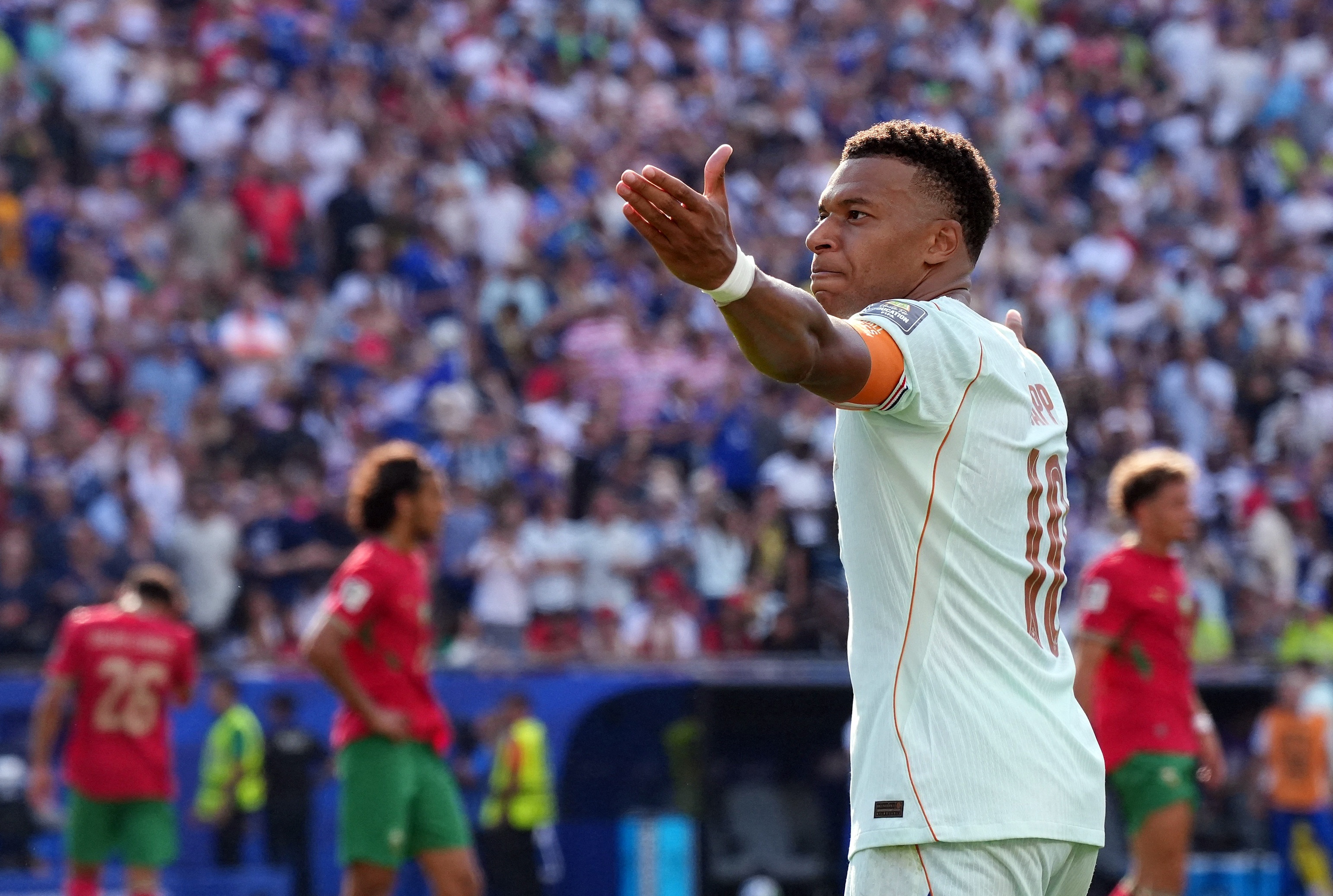Mbappe: ‘Day khong phai tuyen Phap manh nhat’ hinh anh