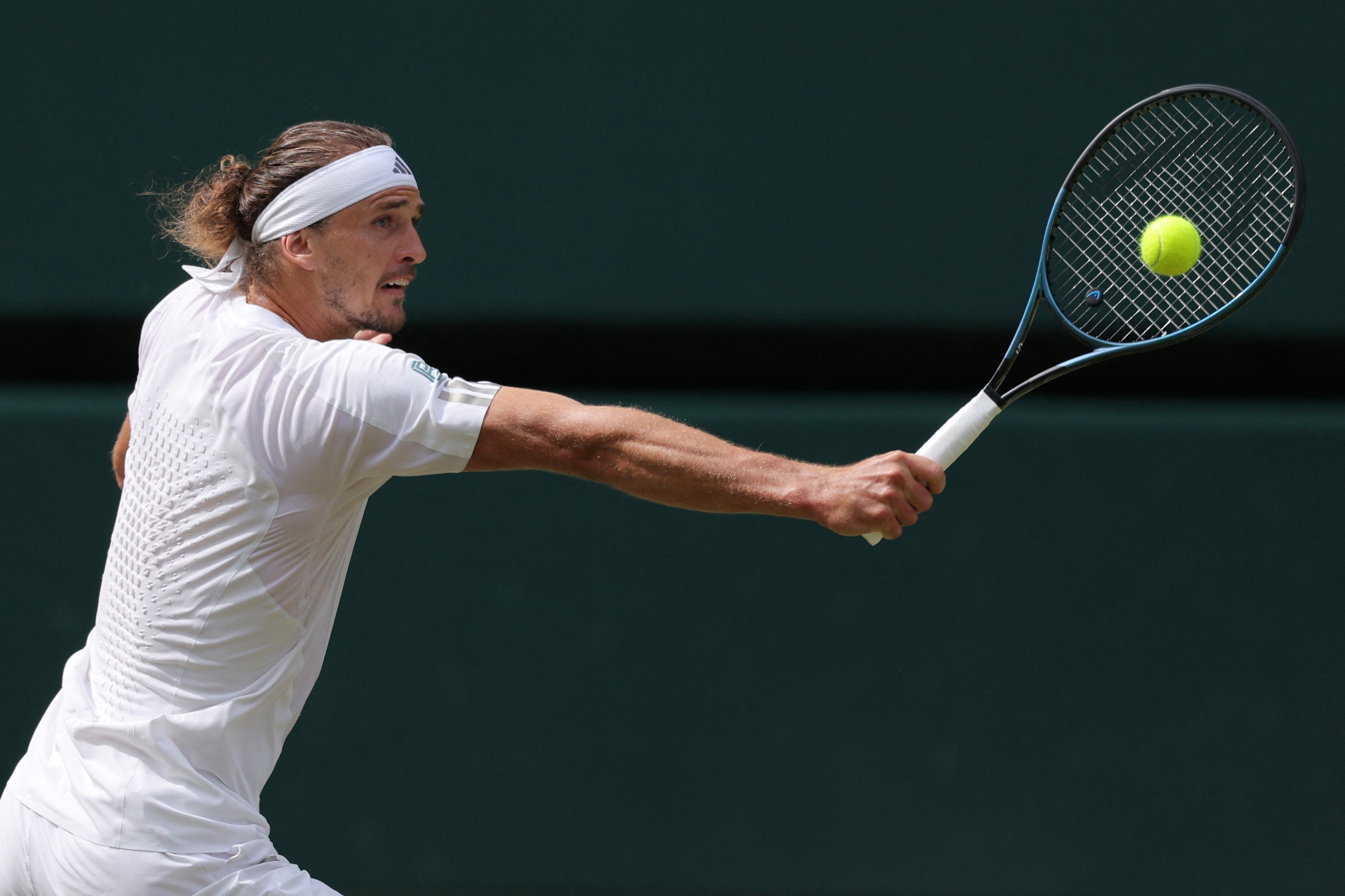 Zverev thang de tai nang tre tai Wimbledon hinh anh