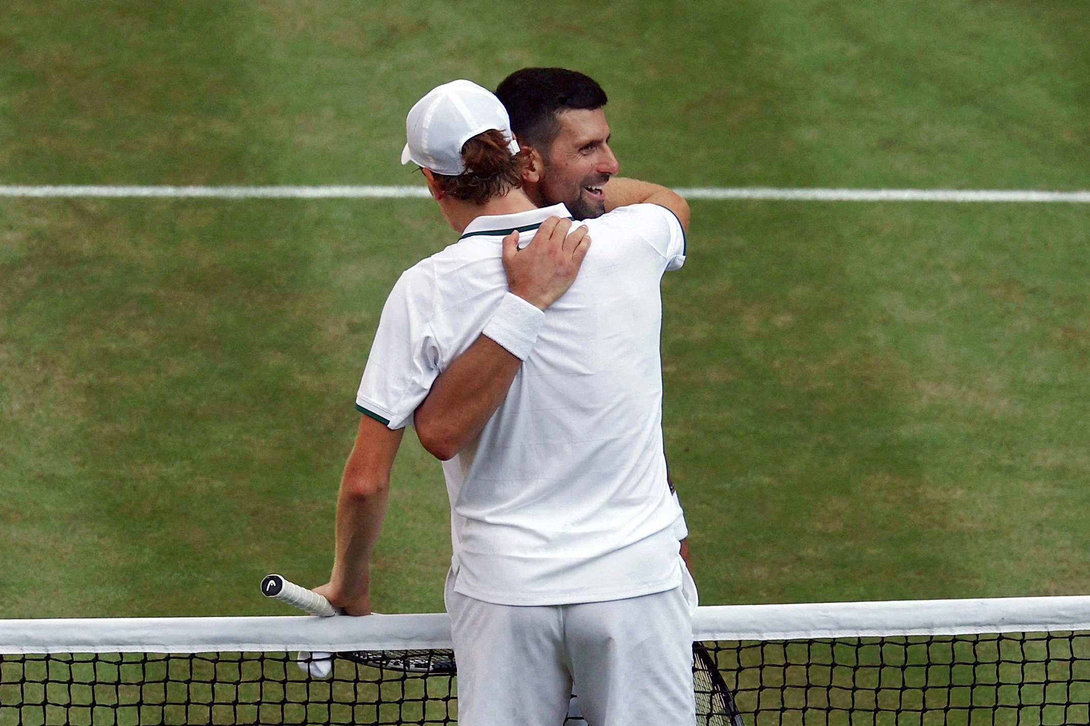 Djokovic không thể vào chung kết Wimbledon