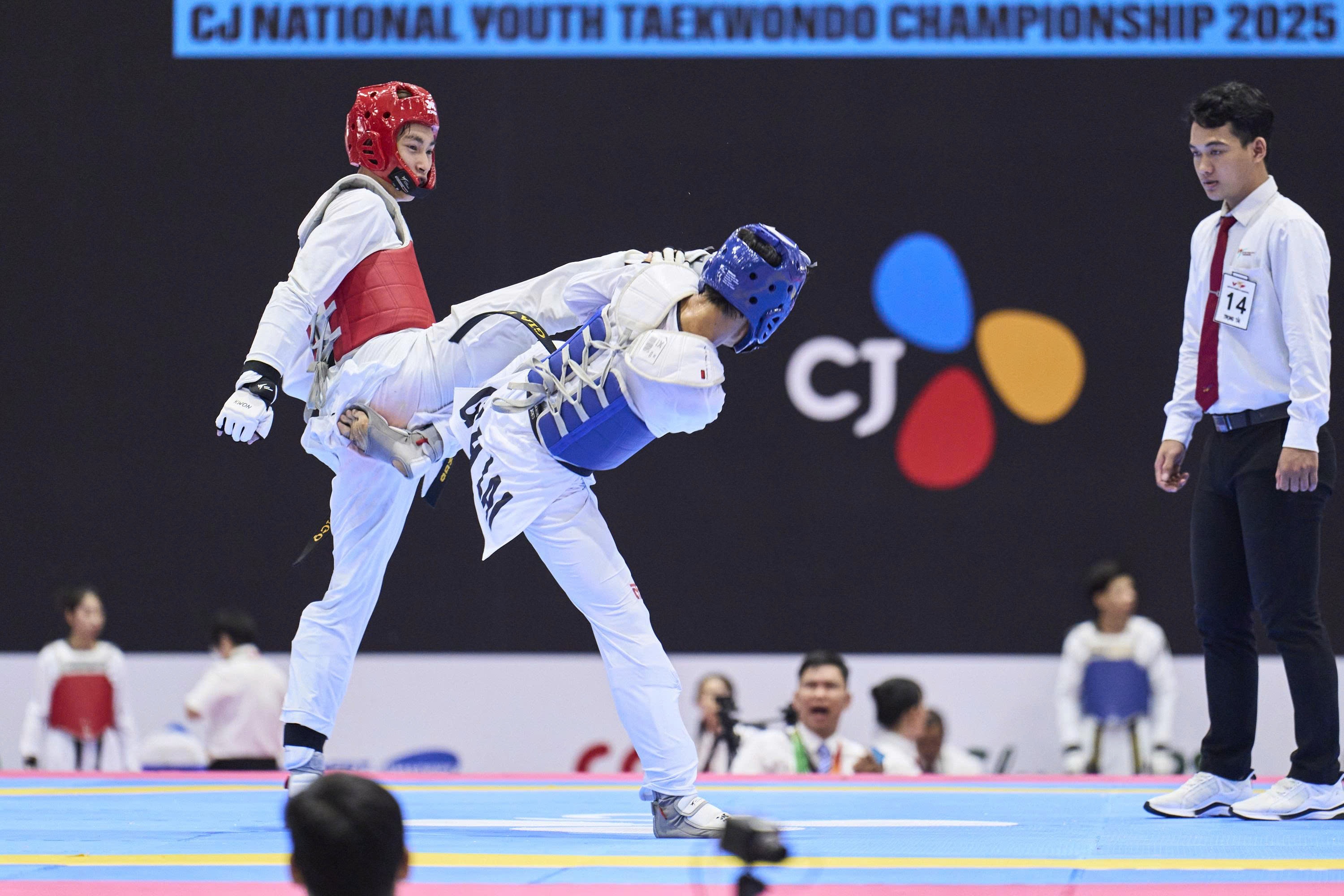1.000 VĐV tranh tài tại giải Taekwondo trẻ quốc gia