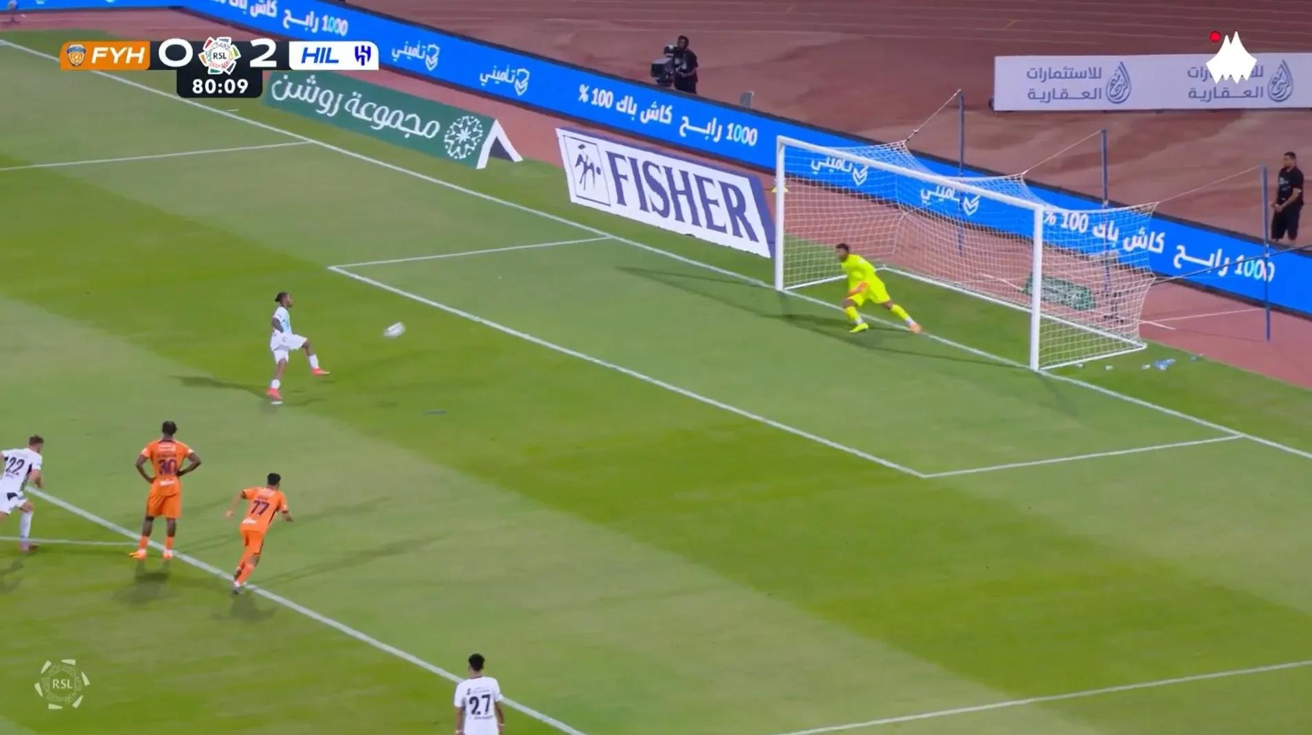 Panenka lên xà, tân binh 60 triệu bảng bị đồng đội quát