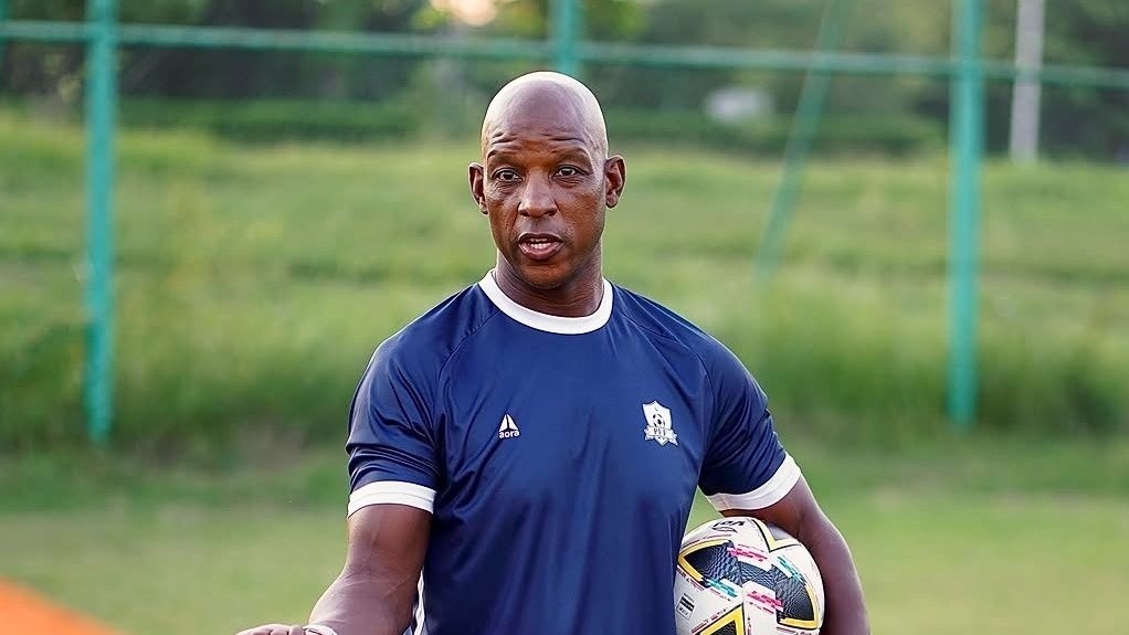 Pakistan tăng cường ban huấn luyện bằng cựu sao Premier League
