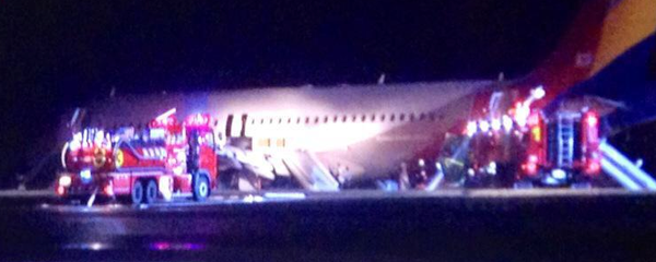 May bay Han Quoc tiep dat bang bung o Nhat hinh anh