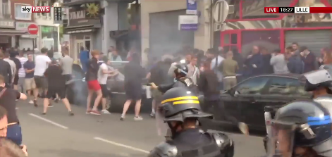 Canh loan da tai dien sau tran Nga - Slovakia hinh anh