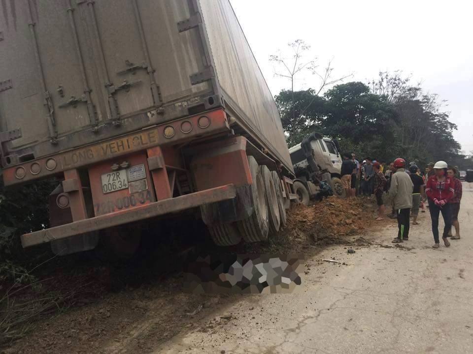 Xe container lan duong dam chet nguoi di xe may hinh anh