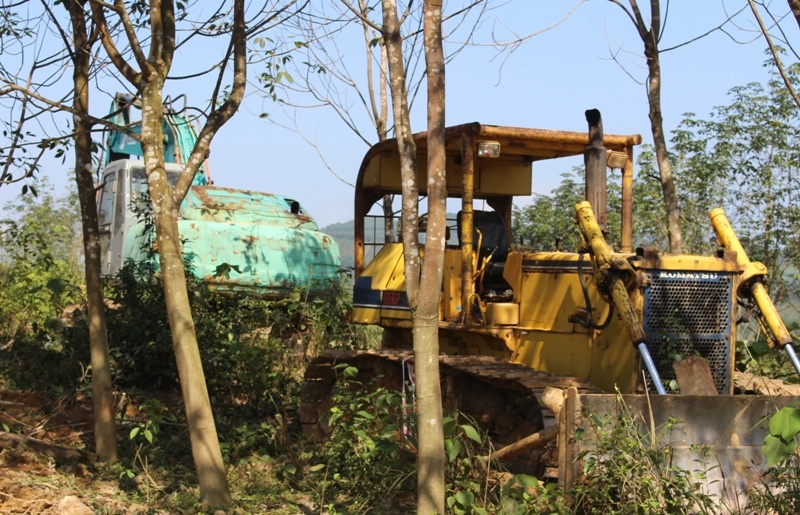 dan keo nhau phan doi xay dung bai  rac anh 2