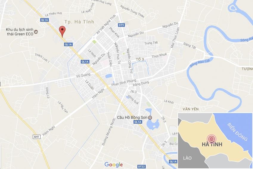 xe but lang lach,  vuot den do,  dua nhau tren quoc lo,  di vao duong cam,  Ha Tinh anh 2