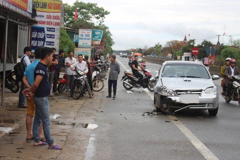 oto tong trung 3 me con anh 1