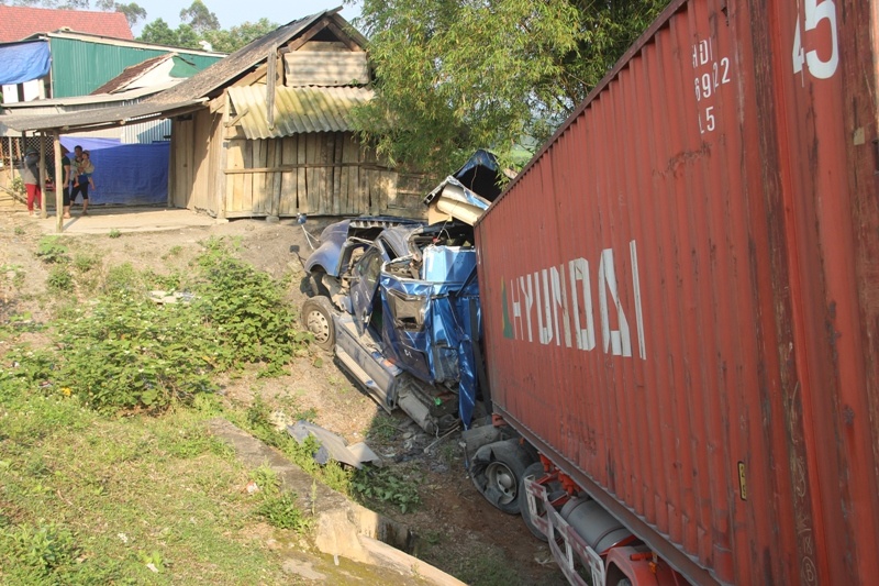 xe container gay tai nan anh 1