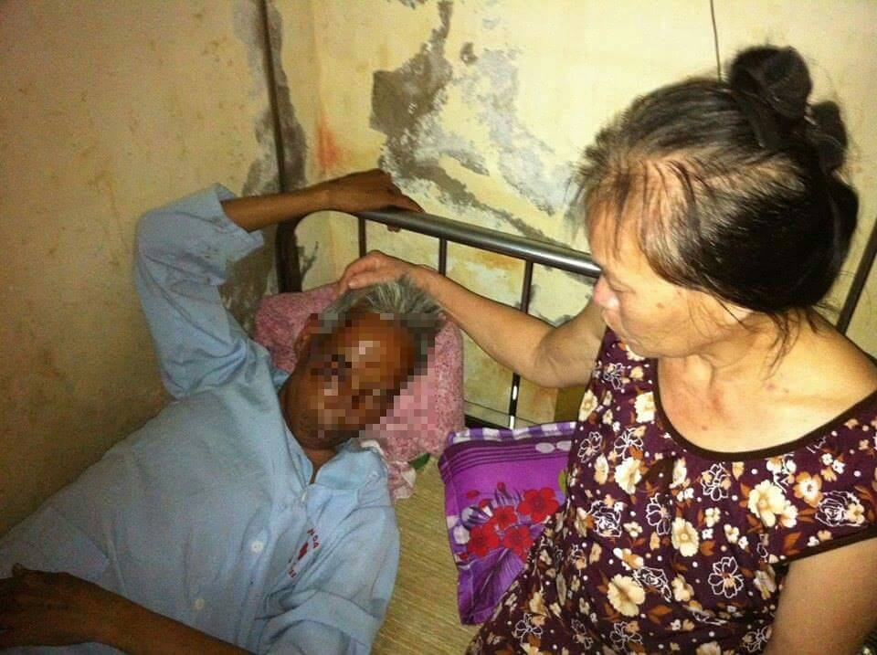 Loi khai hai thieu nu tong gay chan ong gia roi bo roi ben ve duong hinh anh