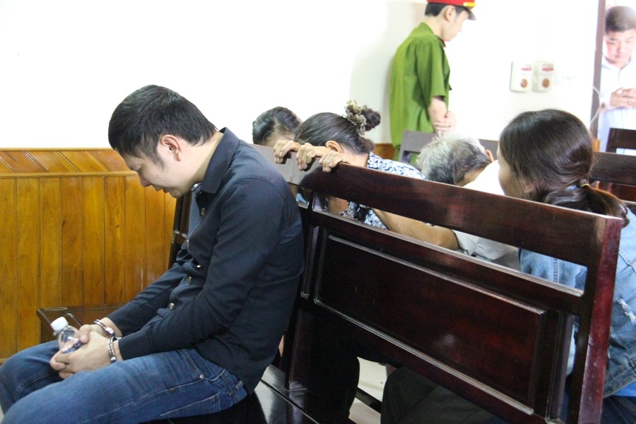 Giet nu giam thi coi thi anh 2