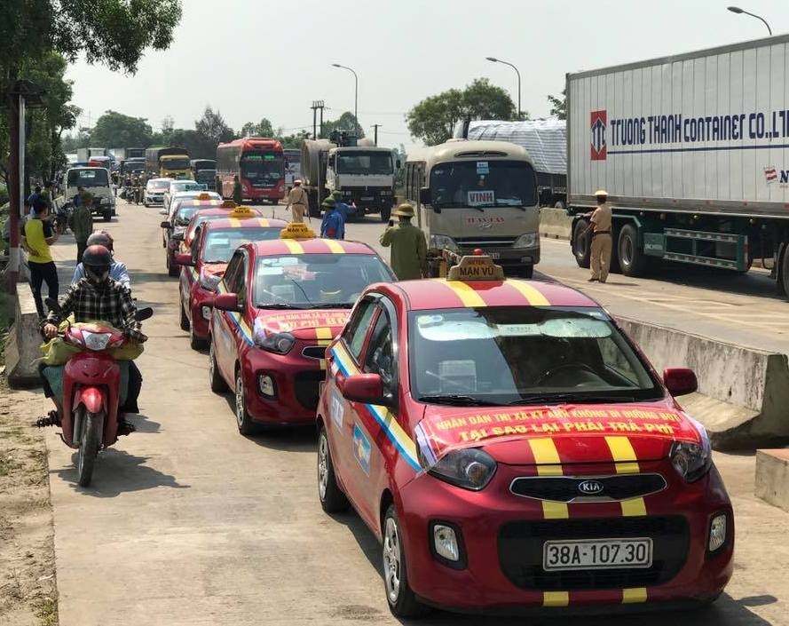 dung tien le mua ve qua tram BOT anh 1