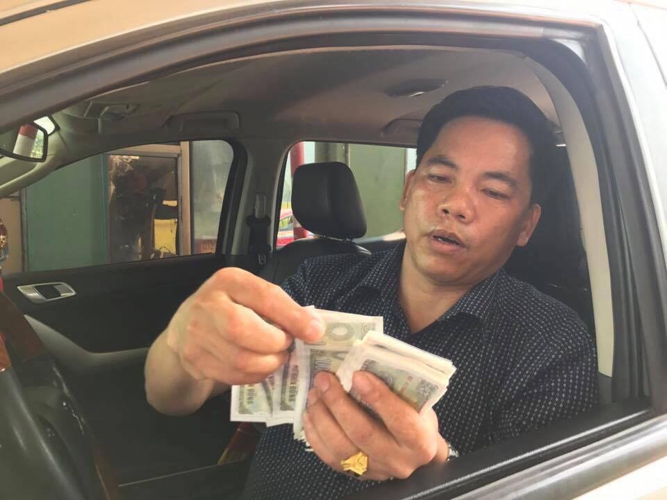 Dung tien le mua ve qua tram Cau Rac de phan doi thu phi hinh anh