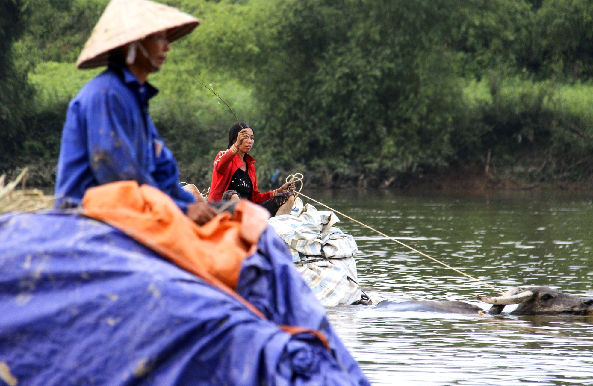xe loi nuoc cho nong san qua song anh 7