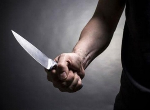 Uong thuoc sau tu tu khong thanh, chong dung dao khong che vo hinh anh