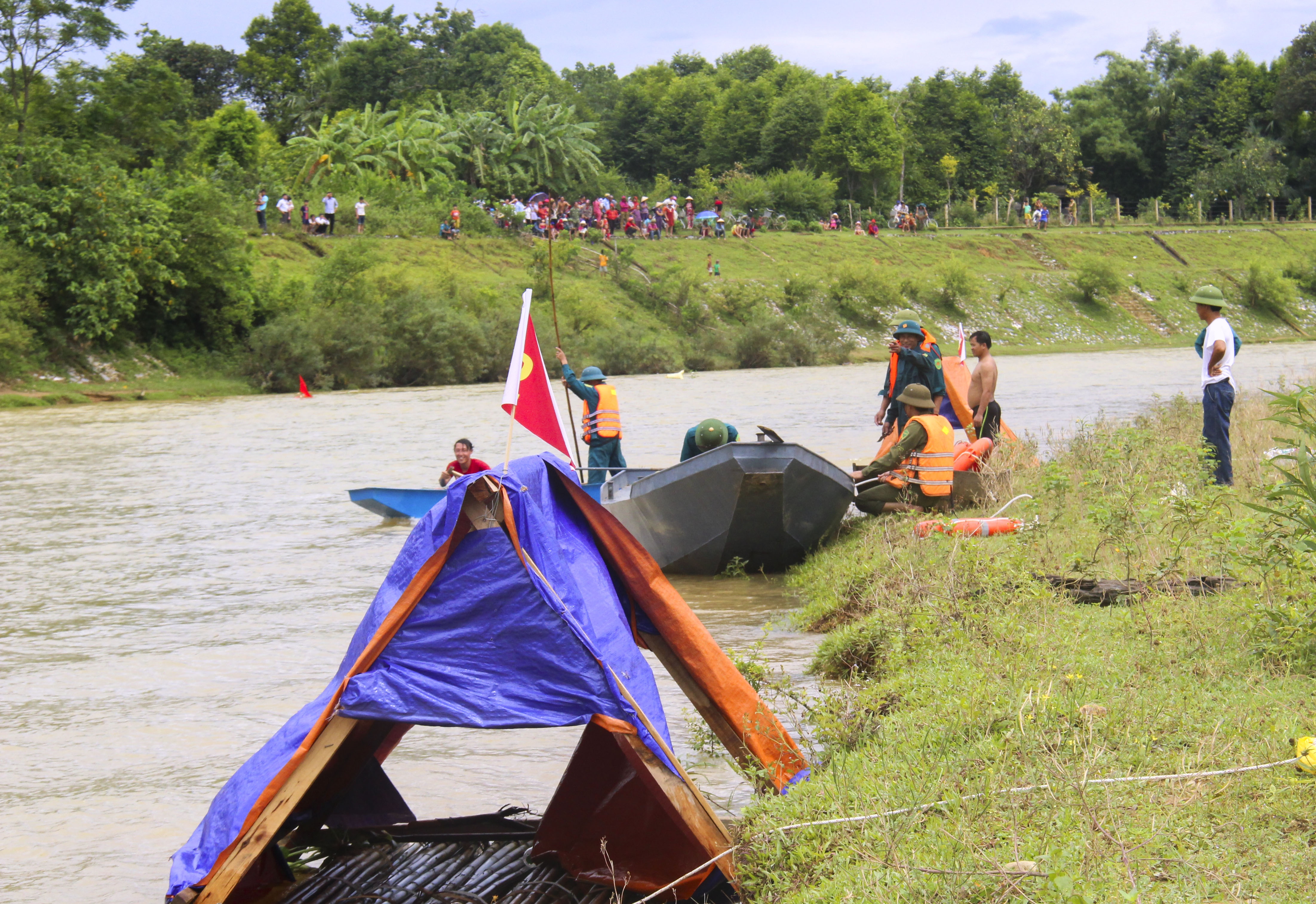 dien tap cuu ho lu lut anh 11