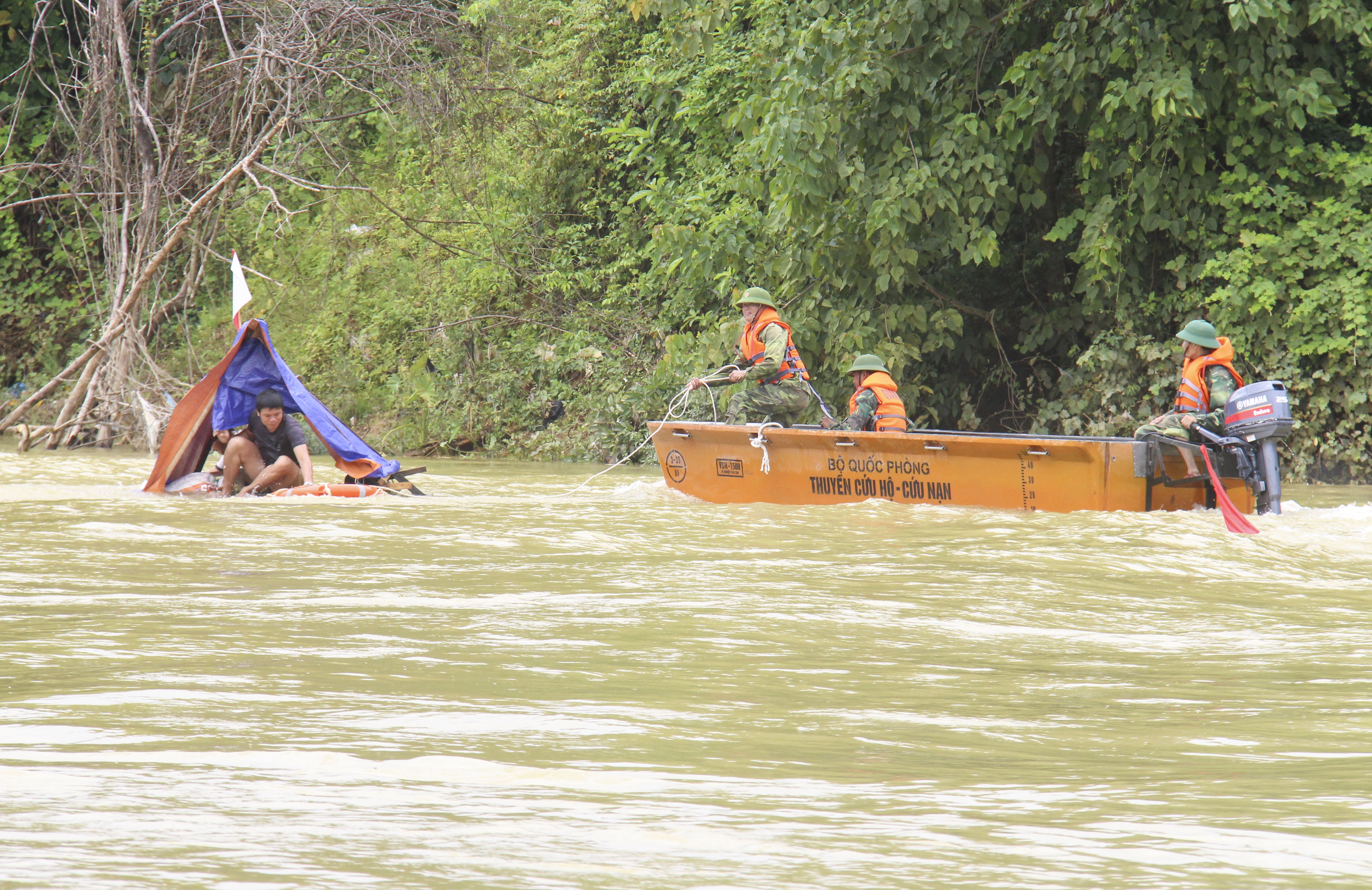 dien tap cuu ho lu lut anh 3