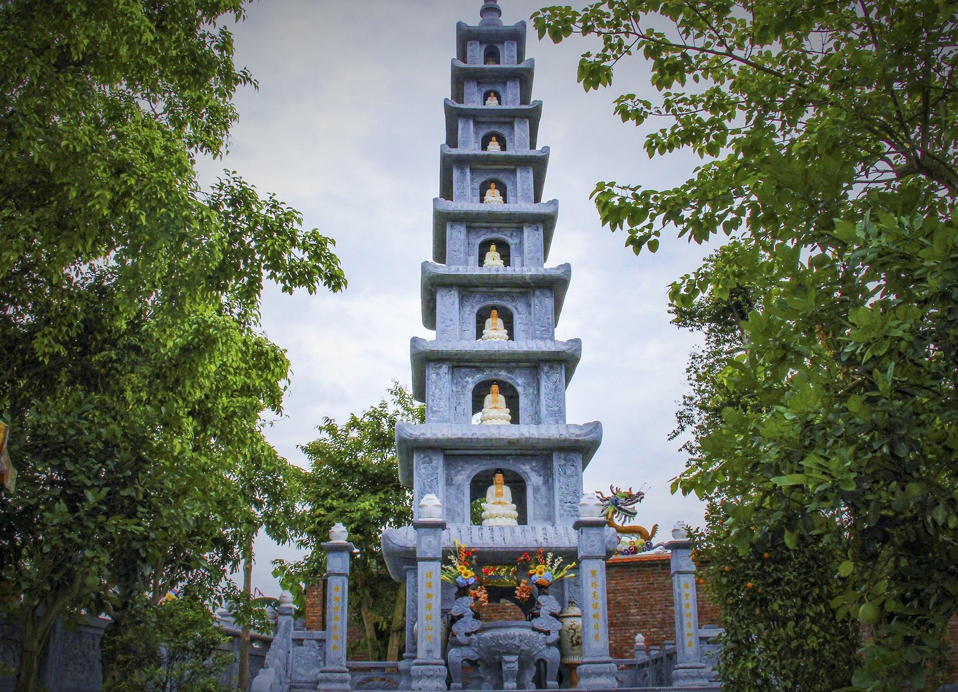 đền thờ họ 100 tỷ ở Hà Tĩnh ảnh 20 den tho ho 100 ty o Ha Tinh anh 20