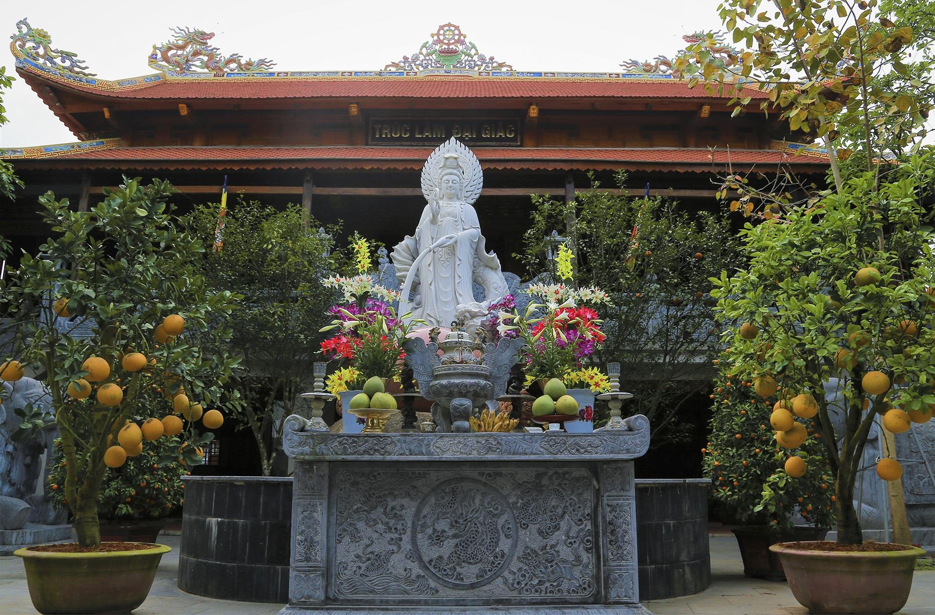 đền thờ họ 100 tỷ ở Hà Tĩnh ảnh 8 den tho ho 100 ty o Ha Tinh anh 8