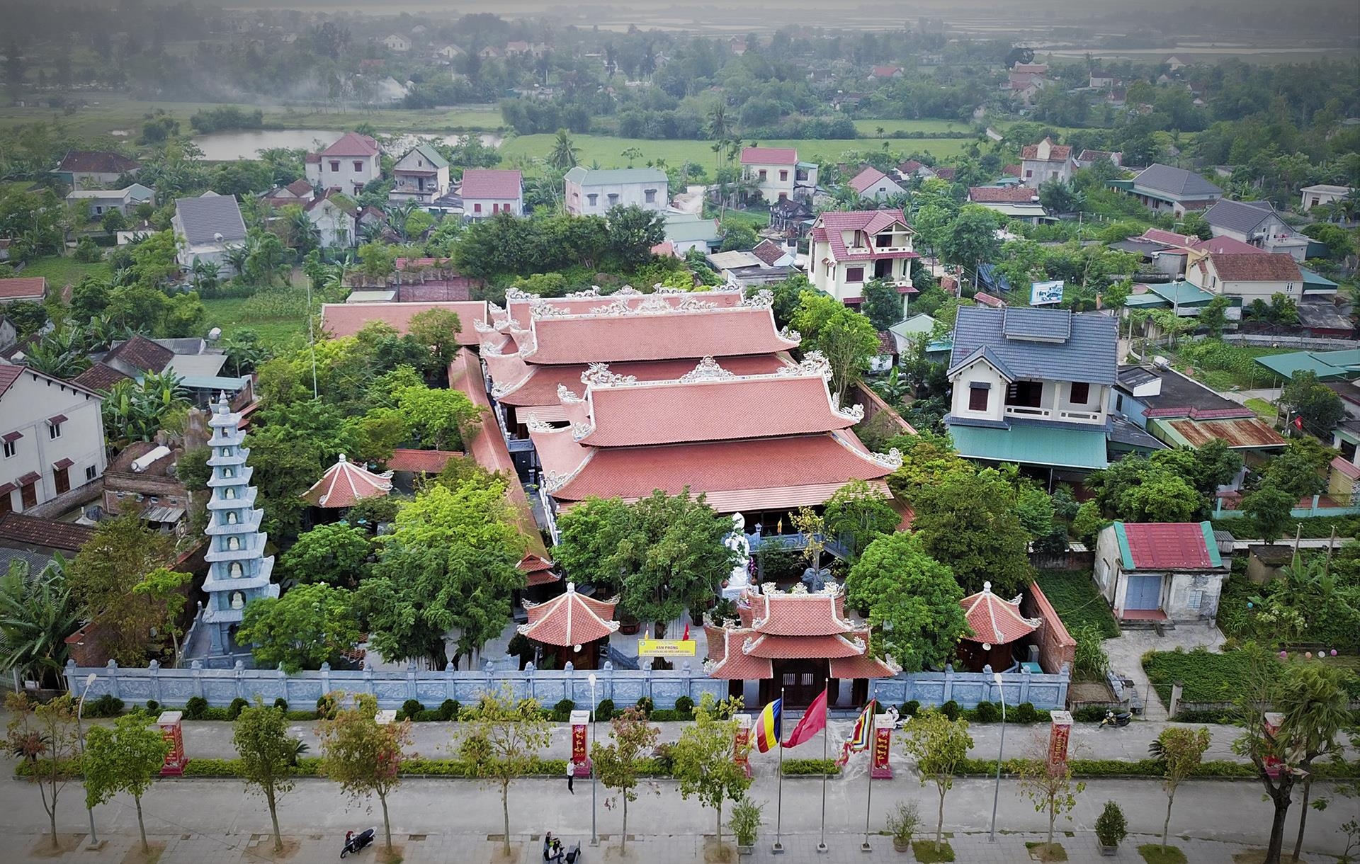 đền thờ họ 100 tỷ ở Hà Tĩnh ảnh 1 den tho ho 100 ty o Ha Tinh anh 1