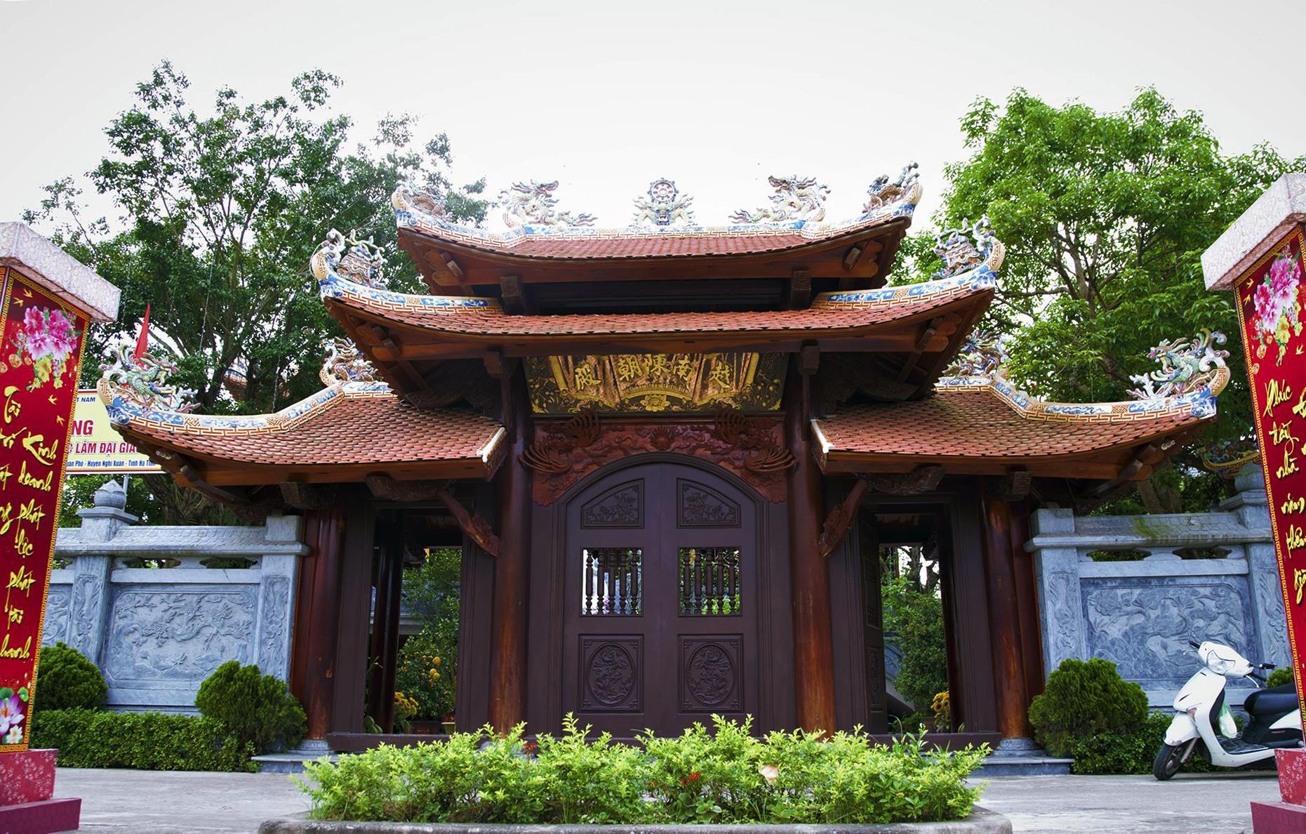 đền thờ họ 100 tỷ ở Hà Tĩnh ảnh 6 den tho ho 100 ty o Ha Tinh anh 6