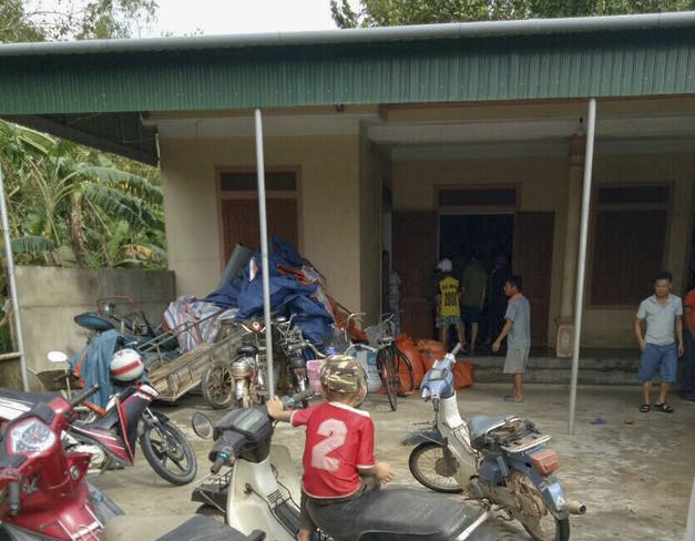 Truong thon bi dien giat tu vong sau con bao so 10 hinh anh