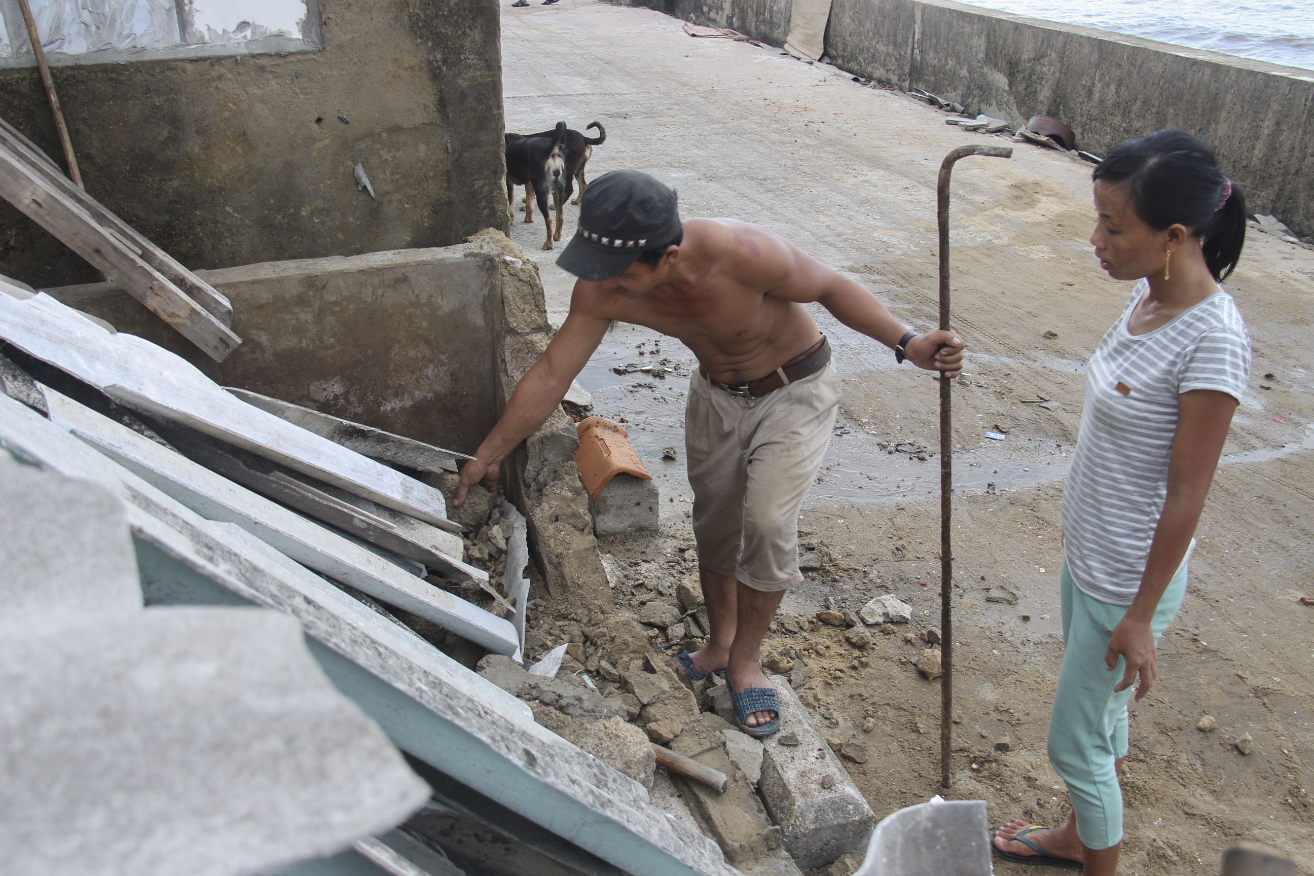 cảnh hoang tàn sau bão số 10 ảnh 2 canh hoang tan sau bao so 10 anh 2