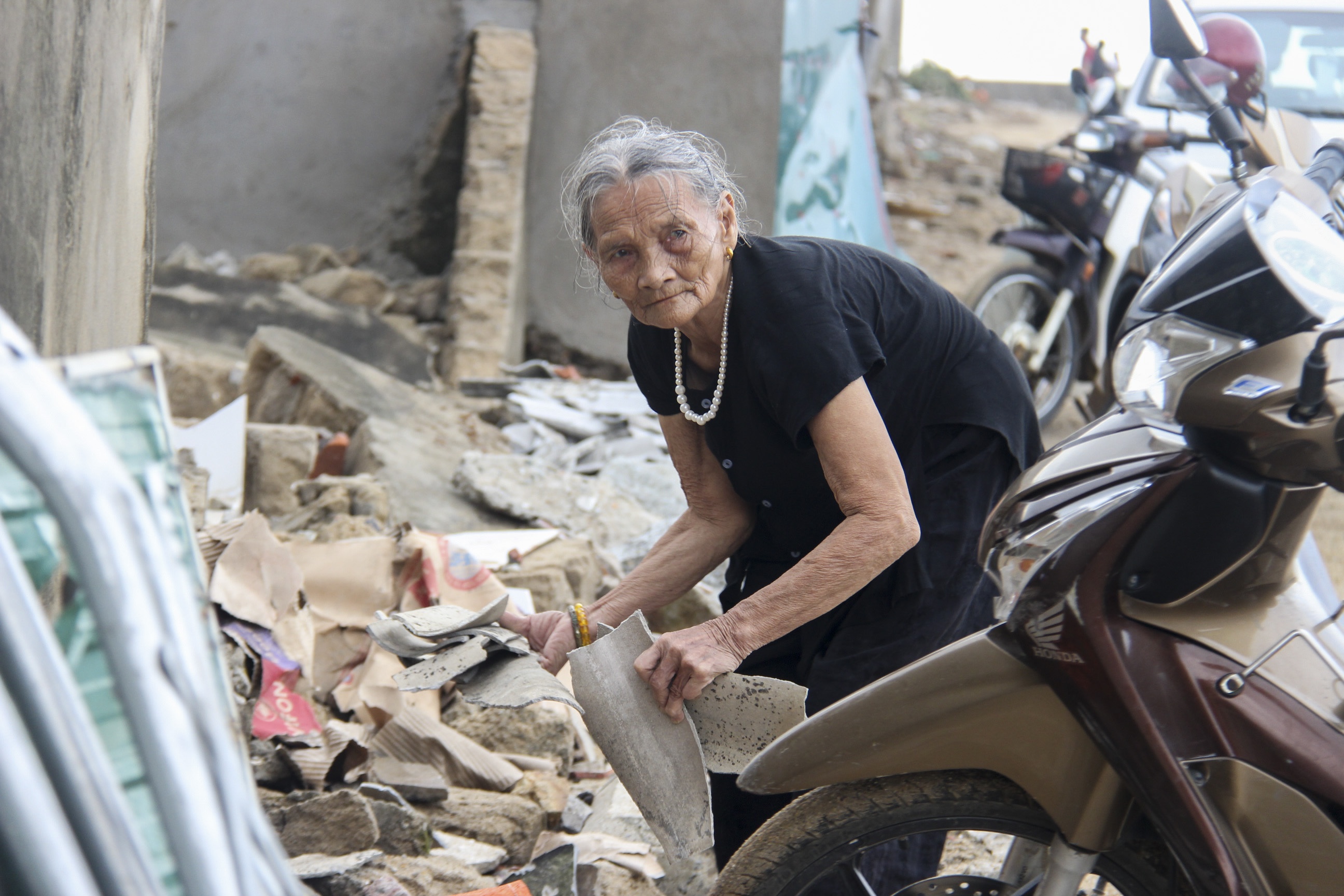 Dan dap nha dung leu sau bao so 10 hinh anh