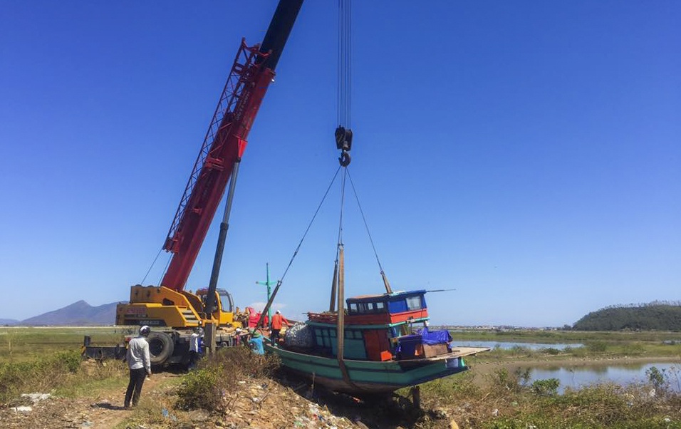 tàu đánh xơ xác sau bão số 10 ảnh 12 tau danh xo xac sau bao so 10 anh 12