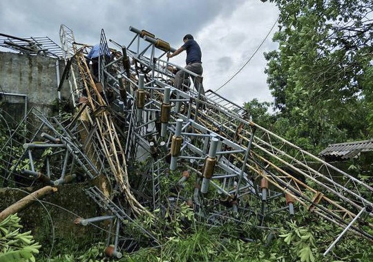 hỗ trợ 40 triệu xây tháp đổ sau bão số 10 ảnh 2 ho tro 40 trieu xay thap do sau bao so 10 anh 2